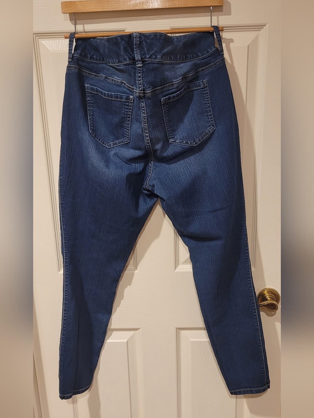 torrid Size 14 Indigo Stretch Skinny Jeans with Triple Button - Picture 8 of 8